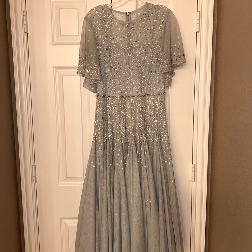 Mac Duggal Flounce Sleeve, Tea Length Women’s Dress size 8, with Sequins